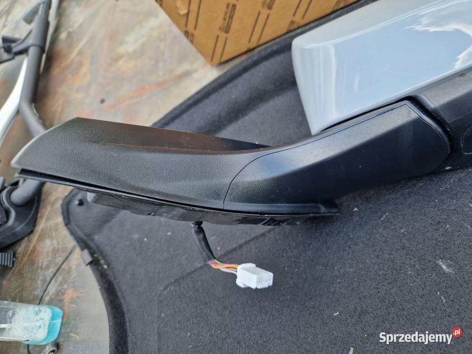 Toyota CHR CHR LIFT lusterko 11 pin KPL EU podkarpackie Mielec