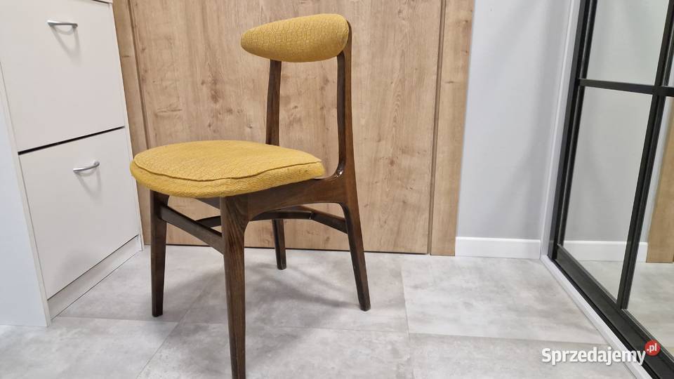 Krzesło PRL proj Rajmunda Hałasa tzw grzybek Meble Głogów