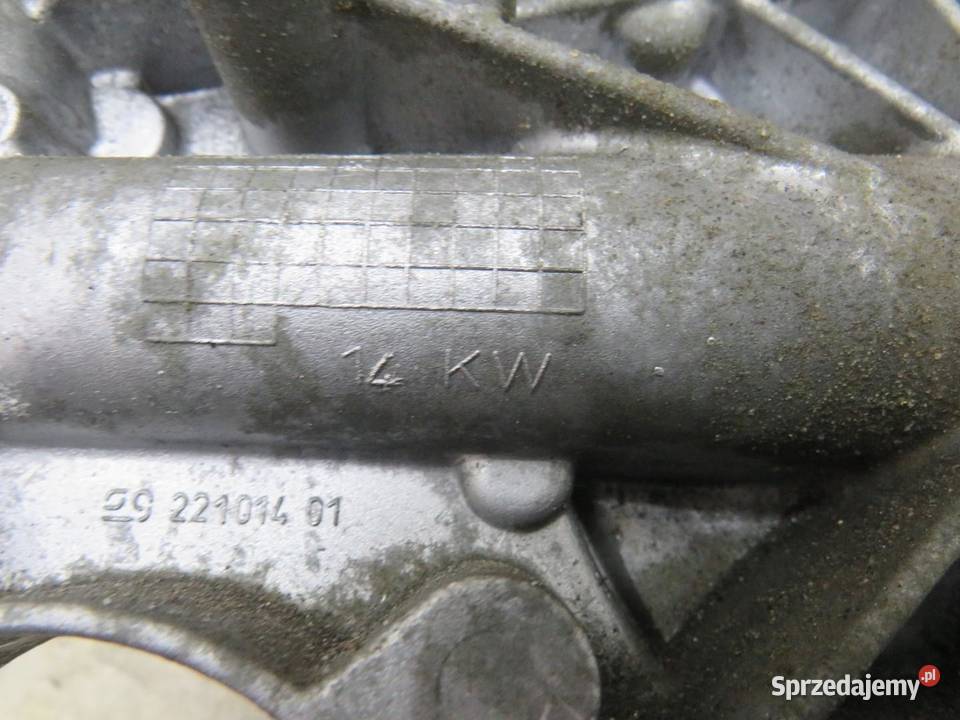 POMPA WODY MERCEDES W205 A6512006001 osobowe