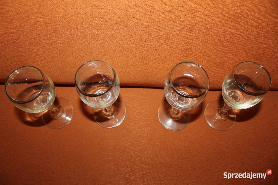 Kieliszki na nóżkach 4 sztuki PRL Stan Chorzów sprzedam