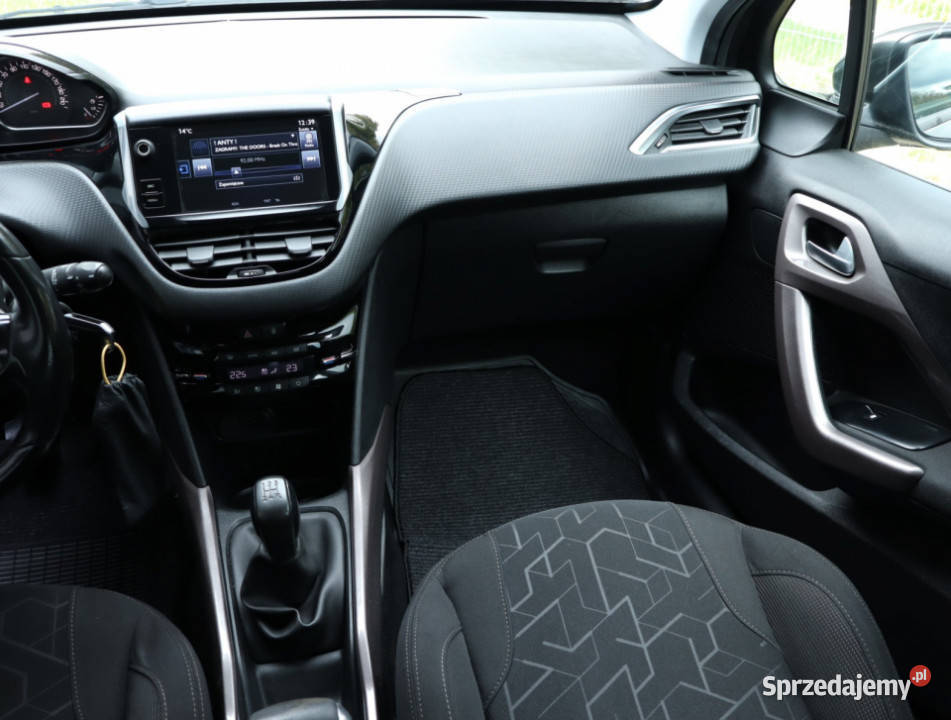 Peugeot 2008 12 PureTech tempomat mazowieckie sprzedam