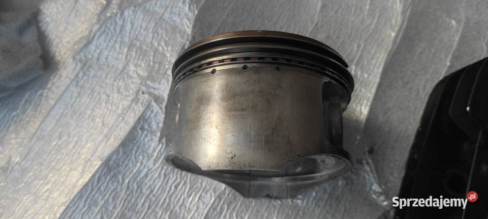 Suzuki Dr 600 tłok cylinder sprzedam