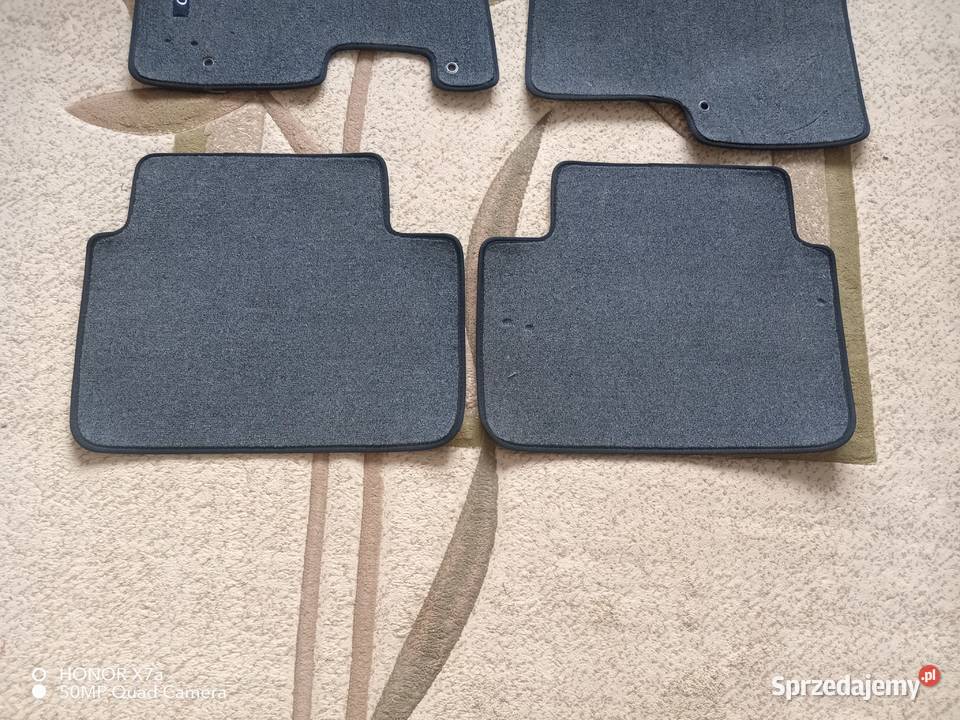 Komplet dywaników welurowych I30 hb OEM świętokrzyskie sprzedam