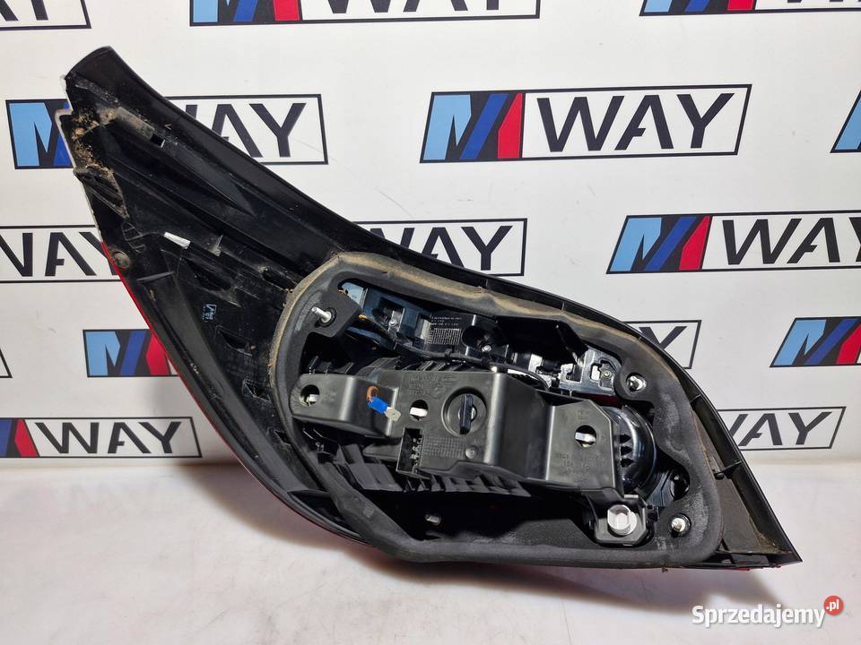 BMW E60 LCI 09 LAMPA PRAWY TYŁ PRAWA W BŁOTNIK