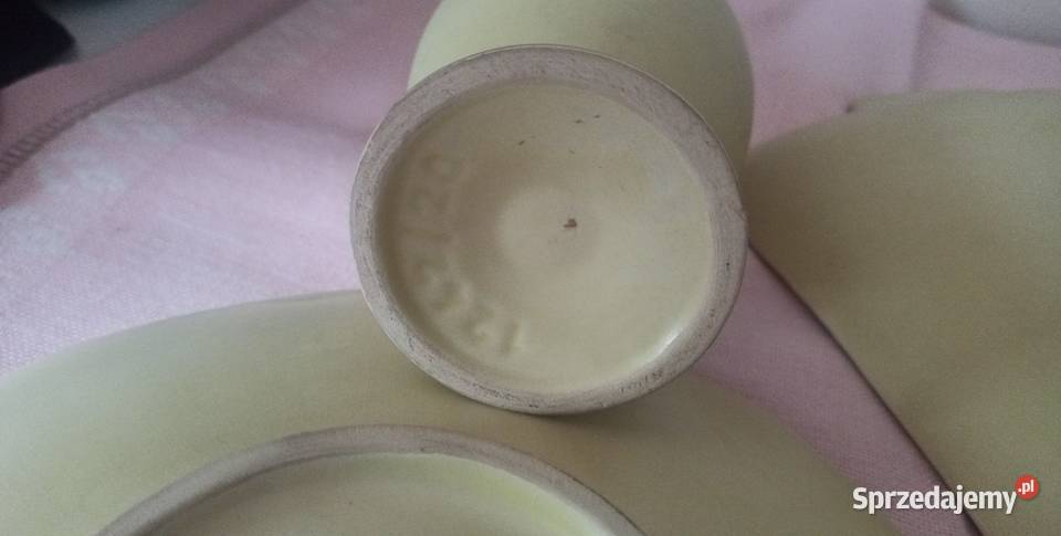 Przepiękna amfora i 2 Patery
Sygnowana HHR
Firmę Gdańsk