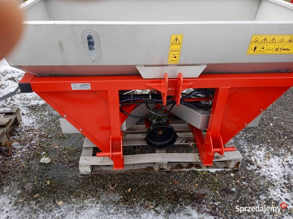 Rozsiewacz do nawozów STRUMYK Nawożenie