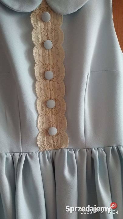 Piękna niebieska sukienka baby blue