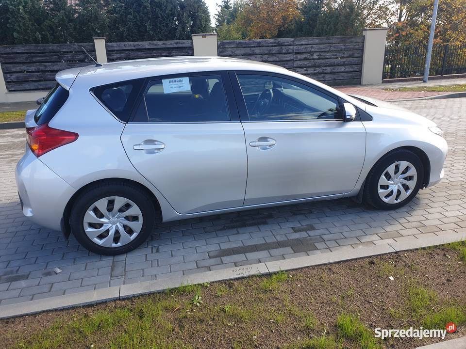 Toyota auris niski przebieg 99KM