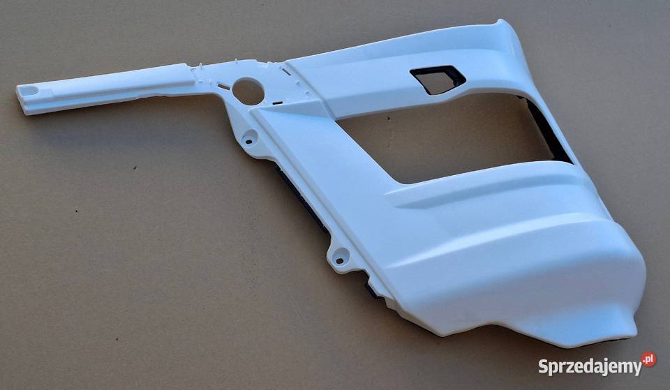 MAN TGX TG3 OKULAR REFLEKTORA LAMPY PRAWY Bieleń