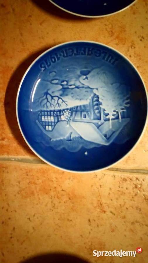 Talerze na ścianękobaltowe sprzedam