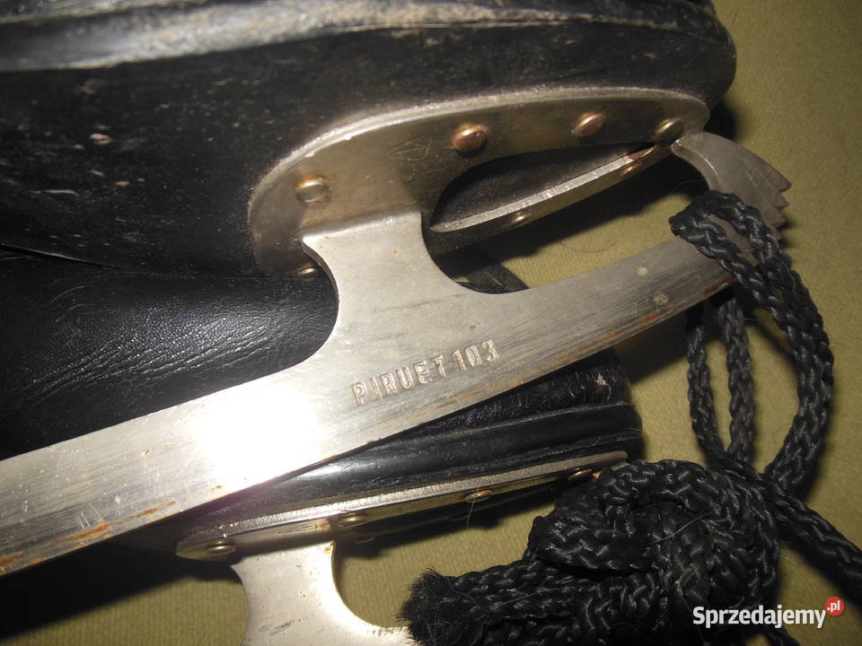 Łyżwy czarne figurówki Piruet 103 r43 PRL sprzedam