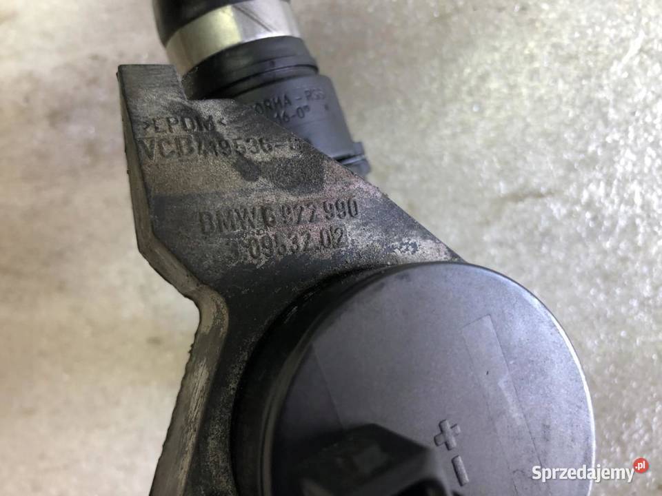 POMPA WODY PRZEWODY 6922990 BMW E65 30D osobowe