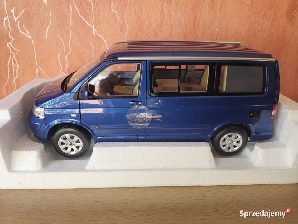 Model Volkswagen Multivan 118 Norev Legnica