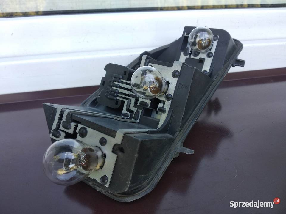 Peugeot 407 SW kombi wkład oprawka lampy tył Sieradz