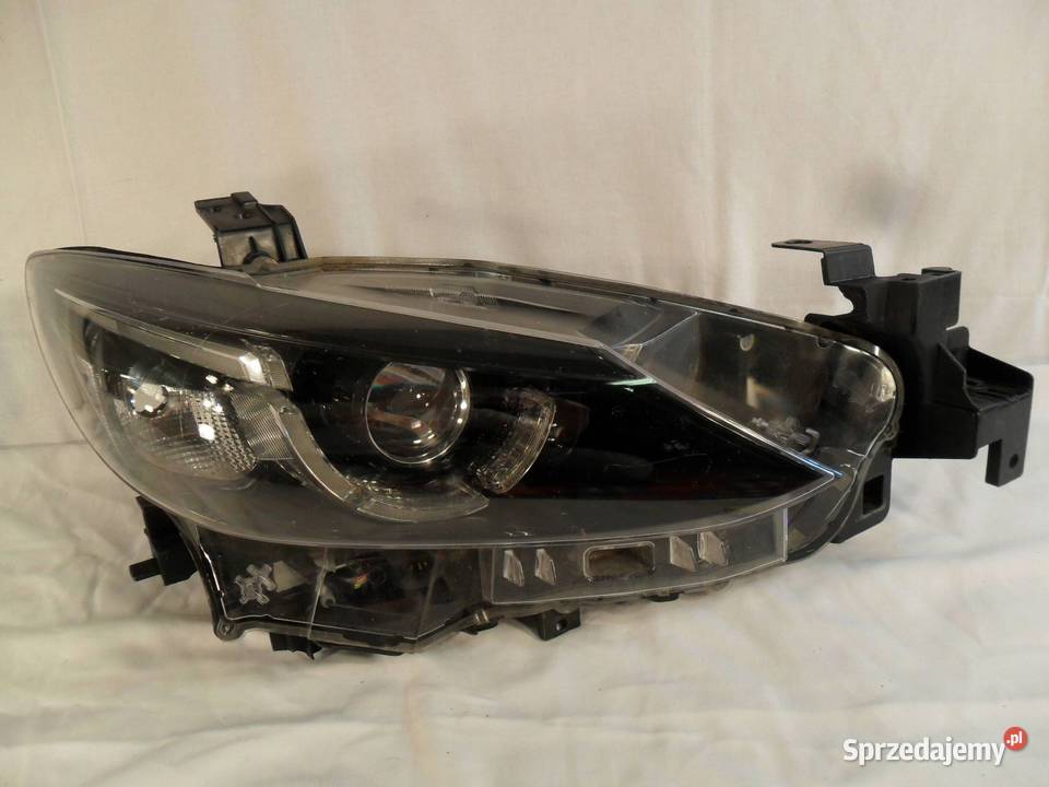 REFLEKTOR PRZÓD STRONA PRAWA MAZDA 6