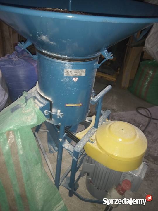 Śrutownik Bąk Oryginał nieuszkodzony Maszyny rolnicze Łańcut sprzedam