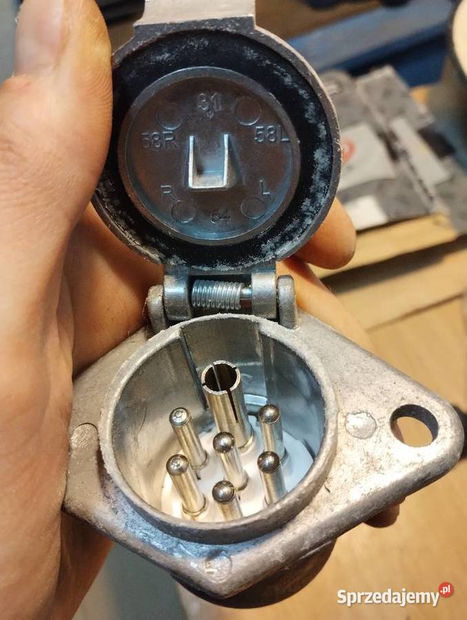 IEF 24v gniazdo nowe ciężarowe