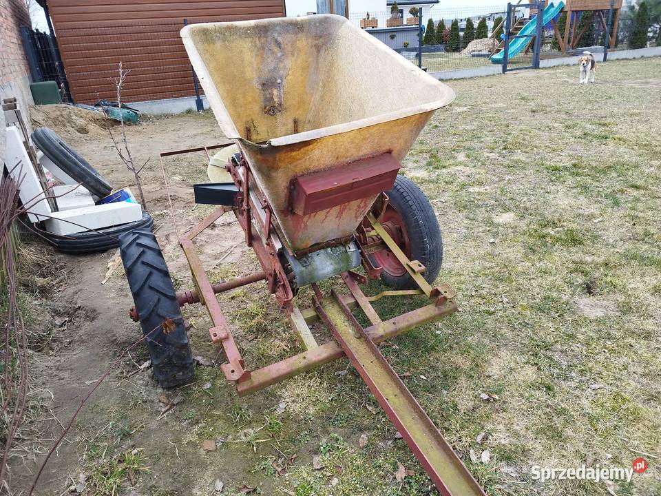 Rozsiewacz nawozu Rozsiewacze nawozów Wólka Świątkowa