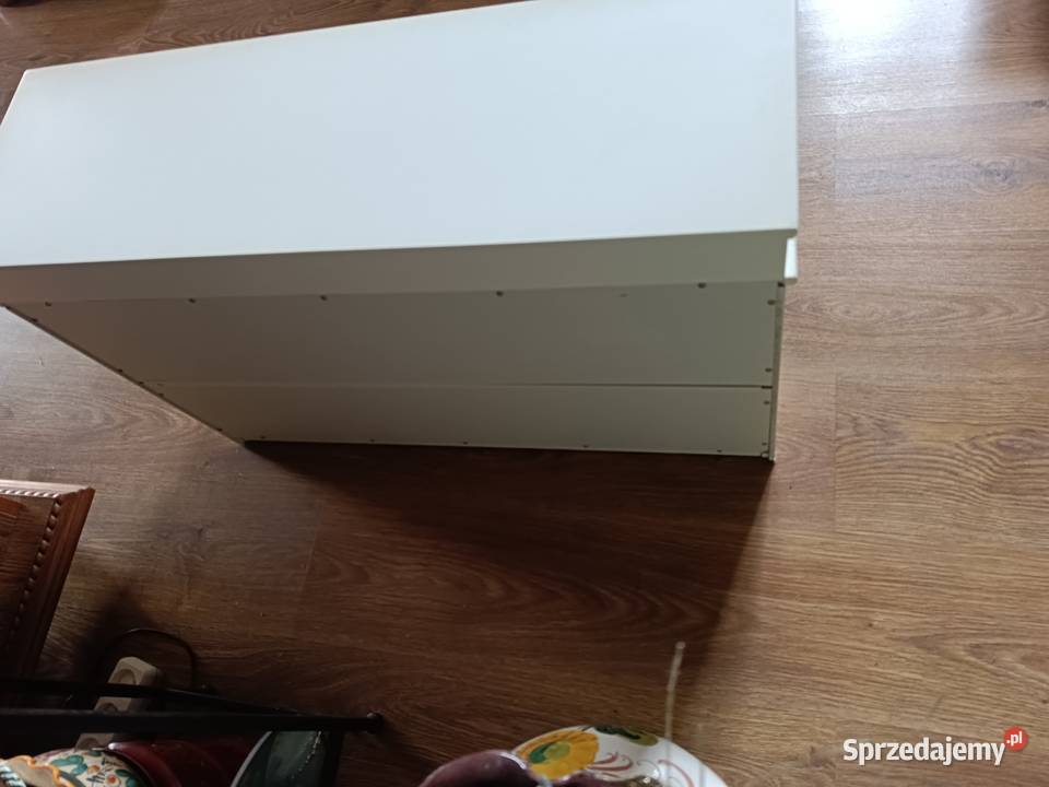 Biała szafka na buty