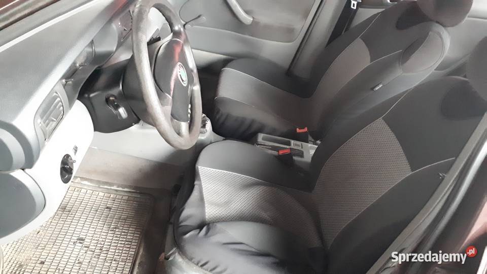 Skoda Octavia 16 silnik 15 czarne blachy ładna mazowieckie Celestynów