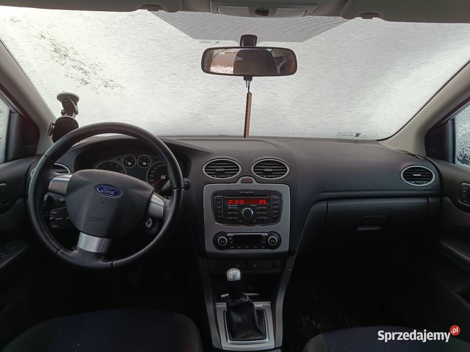 Ford Focus 96000 przebiegu full serwis ASO isofix Warszawa sprzedam