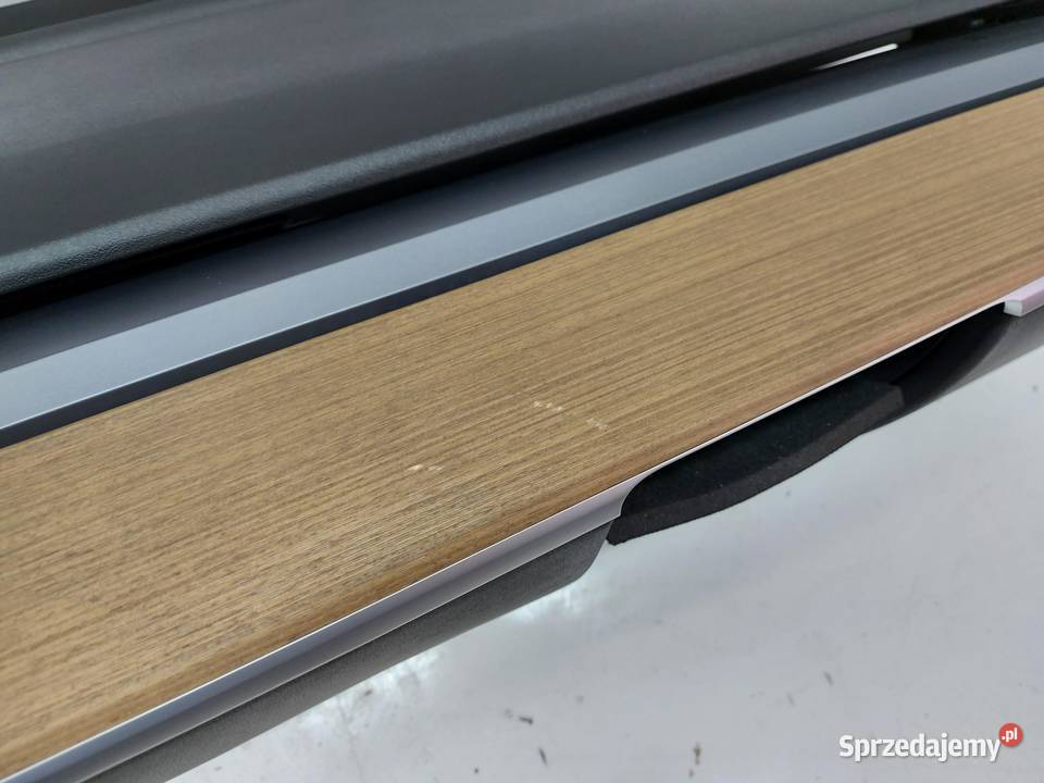 TESLA MODEL Y 2022r KOKPIT DESKA ROZDZIELCZA UK