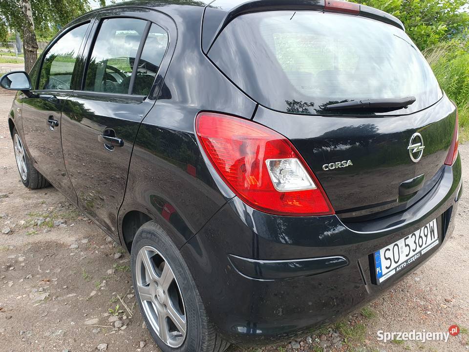 OPEL CORSA 14 2013 97 Oryginał w Stanie Rok produkcji 2013 Katowice