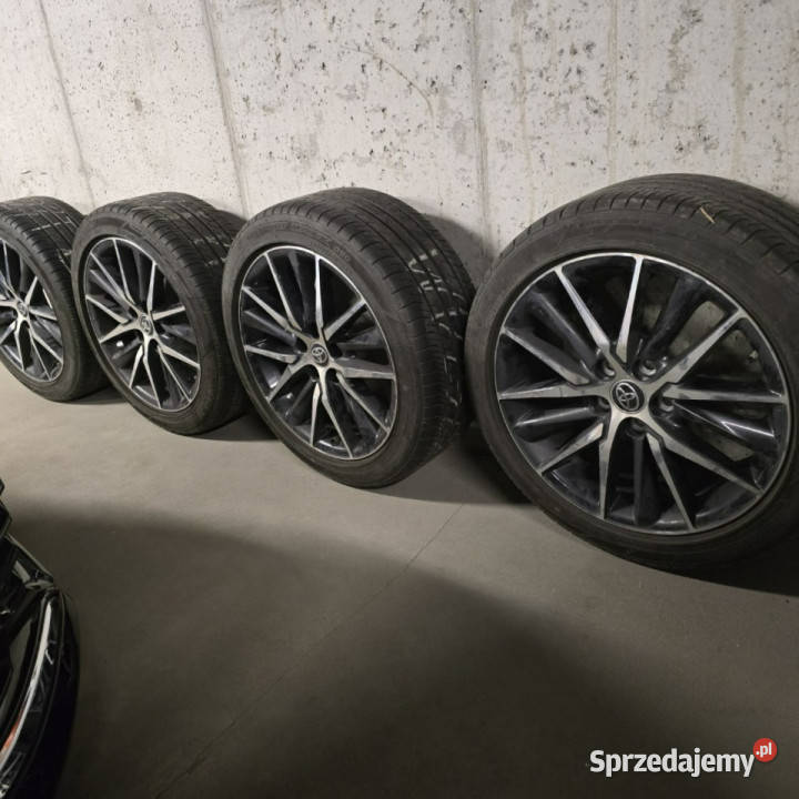 Toyota Camry CAMRY 25 HYBRIDE 218 EXECUTIVE IX automatyczna Szczecinek