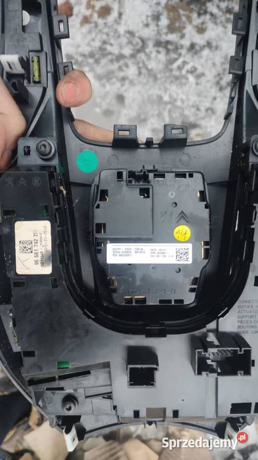 Ramka panel sterowania nawigacją 9802390877