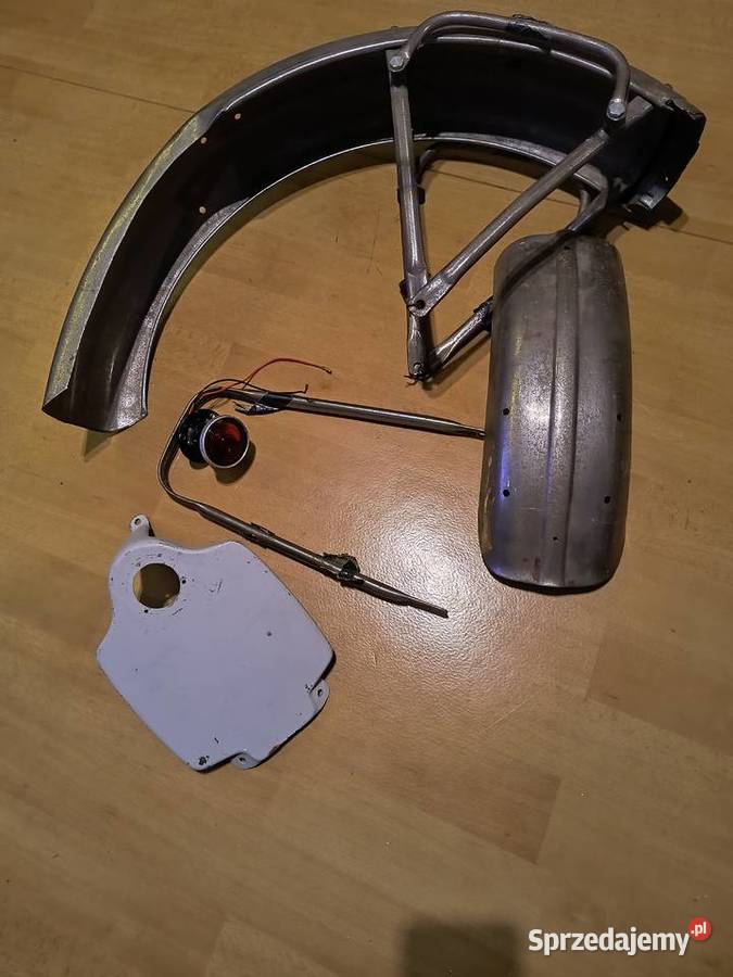 Triumph błotnik tylny lampka podpórka Konin