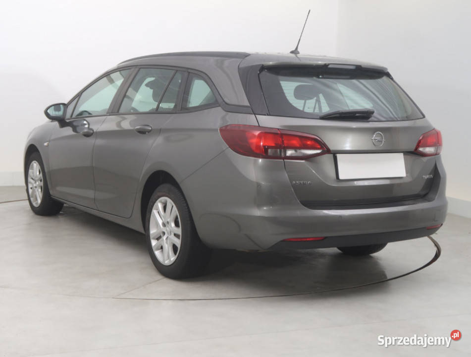 Opel Astra 14 T Samochody osobowe