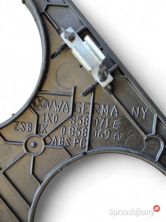 RAMKA KONSOLI OSŁONA RADIA PANELU NAWIEWU VW Działoszyce