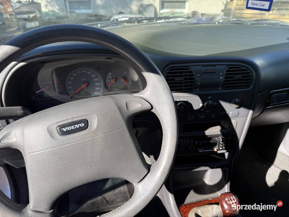 Volvo v40 2001r 18 benzyna wielkopolskie sprzedam