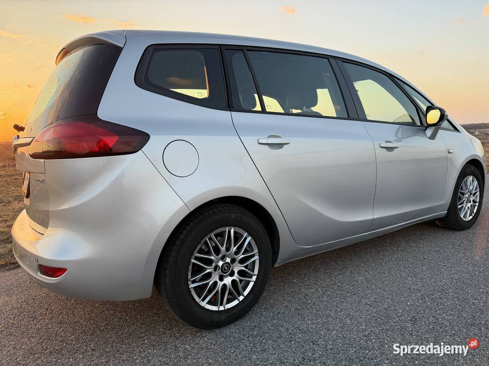 Stan LPG 3 lata Drugi kompl kół Kamera przódtył Rok produkcji 2012 Kraków