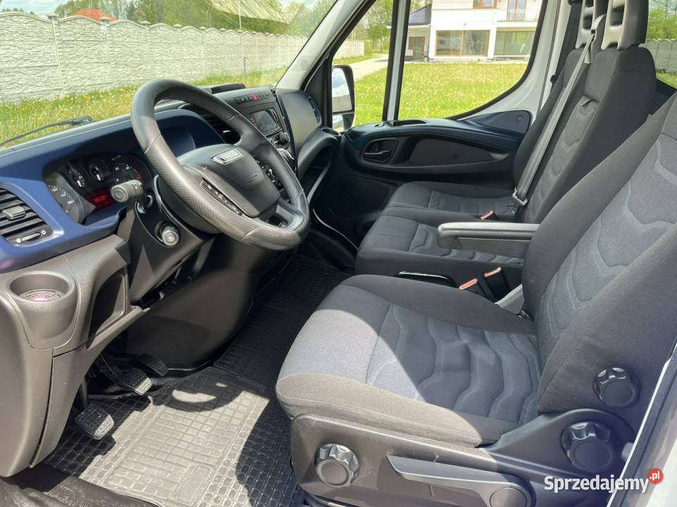 Iveco Daily 35S18 7osob DokaBrygadowy 30180 świętokrzyskie