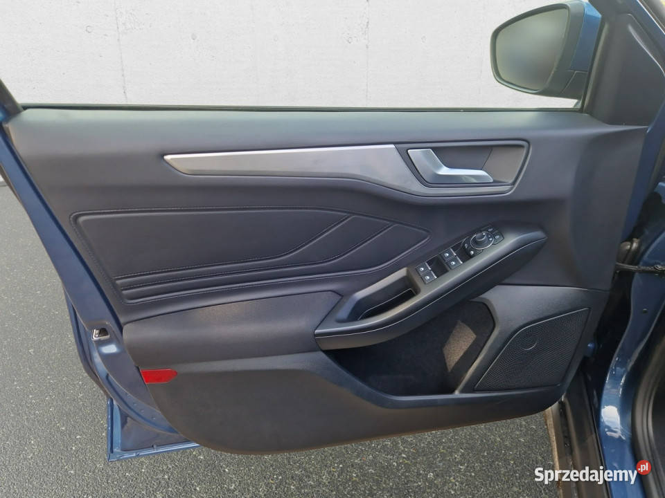 Ford Focus 10 EcoBoost mHEV Titanium X Z łopatki zmiany biegów Warszawa