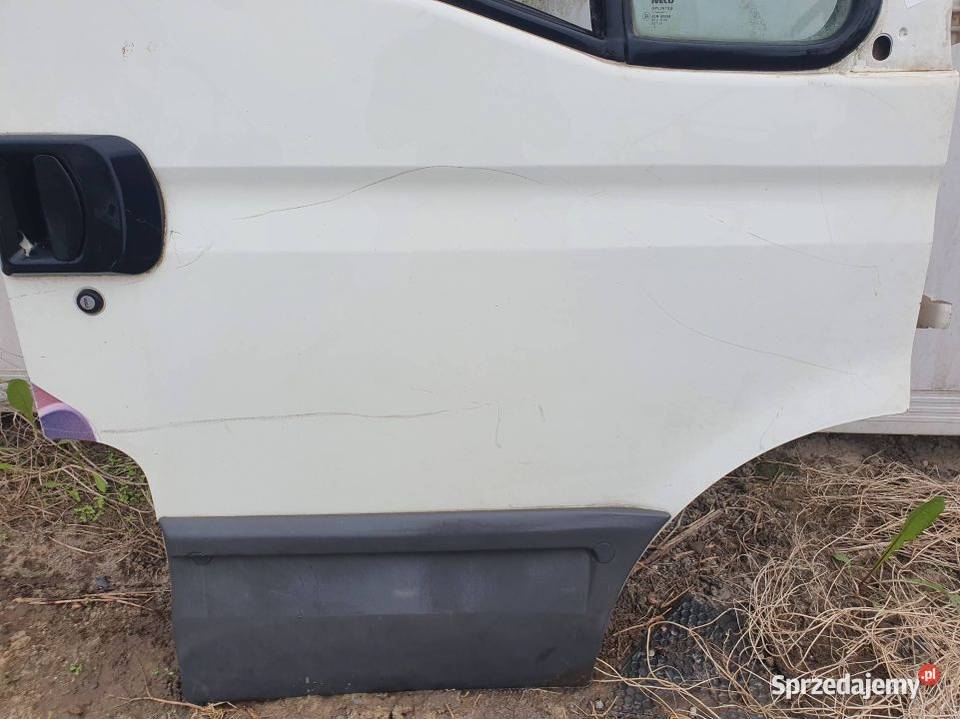 DRZWI PRAWE PRZÓD IVECO DAILY 35S18 osobowe Pozostałe Lipno