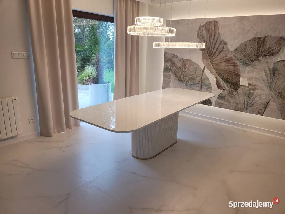 Stół COMODO II złoty dekor pod nogą jadalnia 200cm