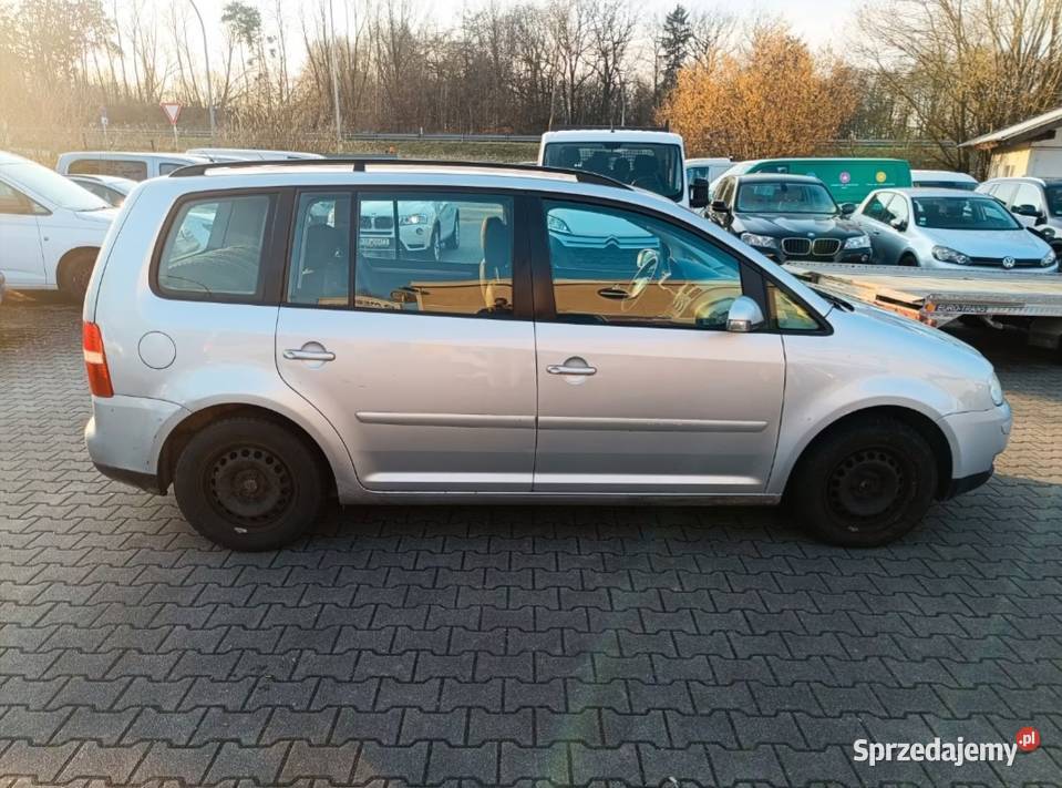 Vw Touran na czesci kolor La7w Rok produkcji 2005 Samochody na części Pleszew
