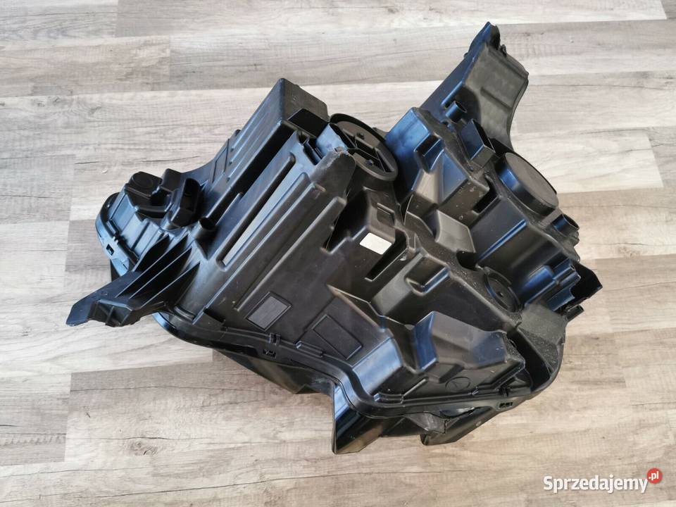 CITROEN C4 III 2020 LAMPA PRZÓD PRAWA LED VISION osobowe Świerzawa sprzedam