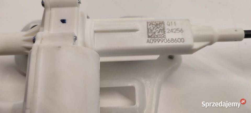 MERCEDES W247 ZAMEK KLAPY BAGAŻNIKA A0999068600
