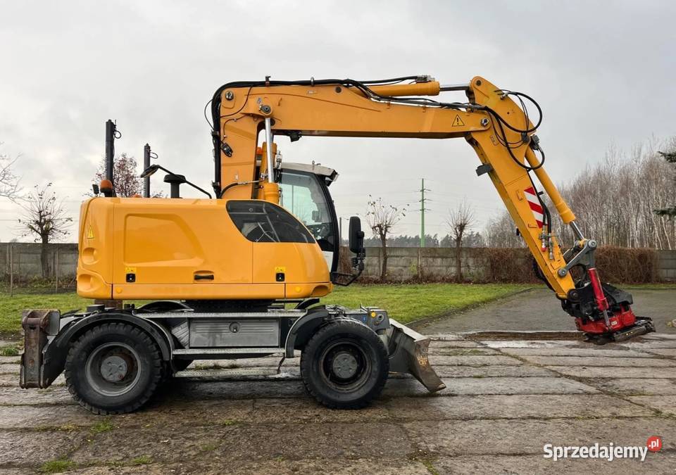 Liebherr A918 Compact system GPS 3D Leica 2012r Rok produkcji 2012 Sochaczew