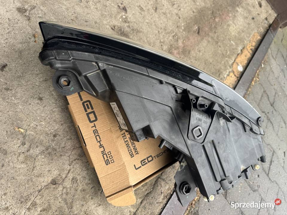 Lampa prawa Audi 8v0941034 prawe Radom