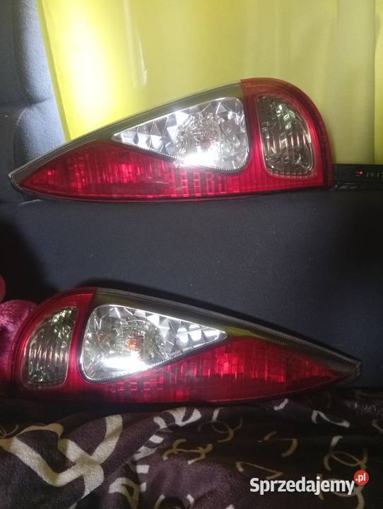 Lampy tylne do Toyota Yaris prawa i lewa łódzkie