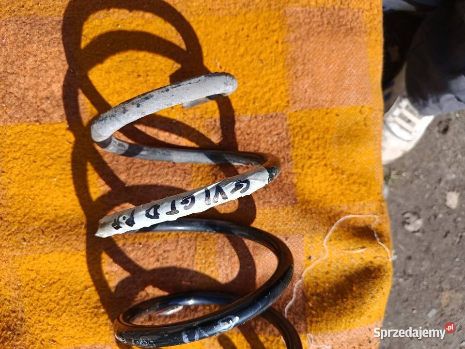 Sprężyna zawieszenia przód golf 6 GTD Rok produkcji 2009 małopolskie Trzebinia sprzedam