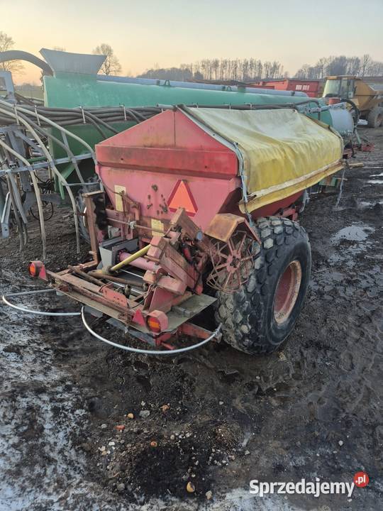 Rozsiewacz do nawozu Bredal 4 tony Nowa Karczma