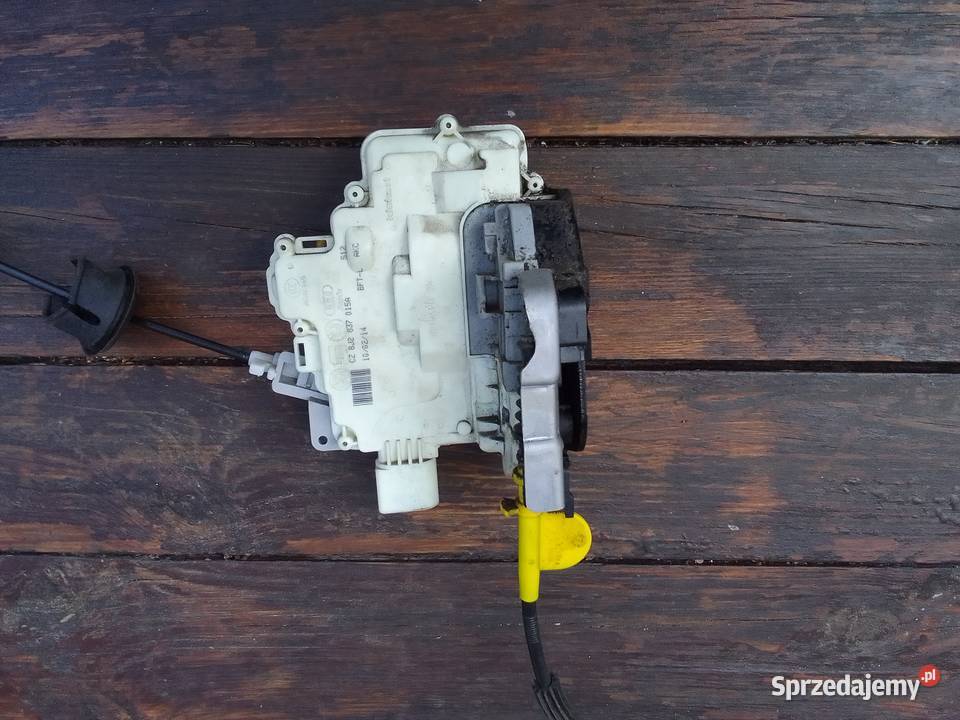 Zamek drzwi LP Audi B8 CZ 8J2837015A Tarnów