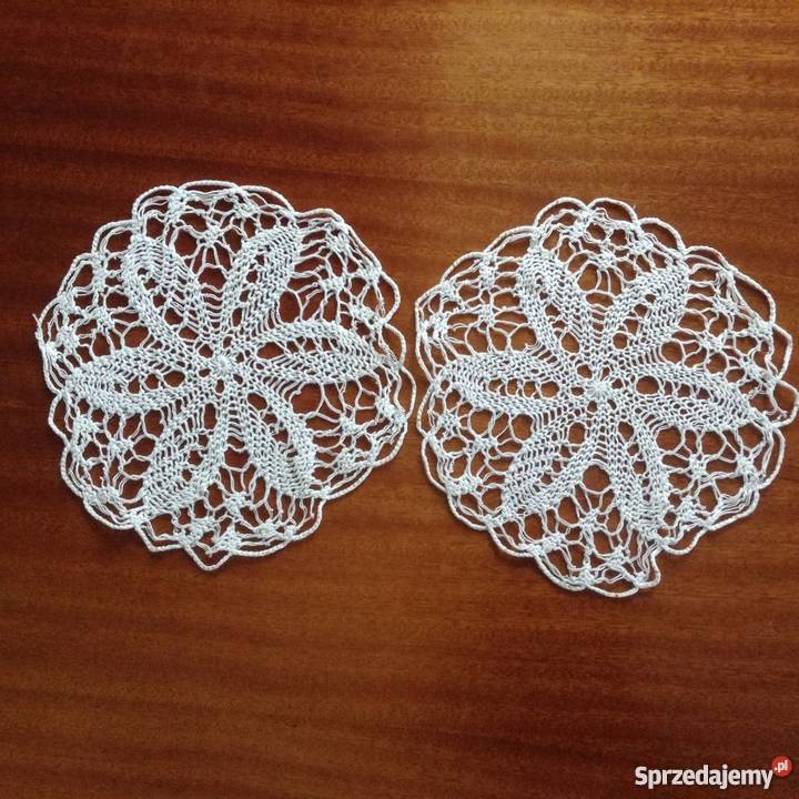 kolekcja serwetek szydełkowanych i zestaw