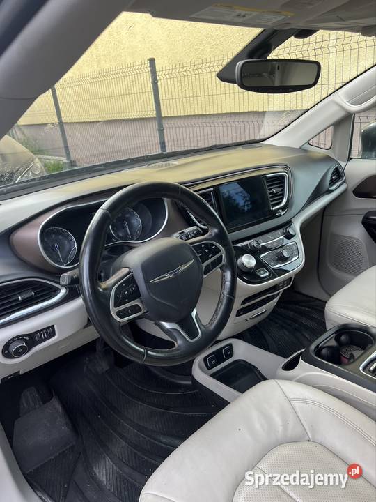 Chrysler Pacifica bezwypadkowy sprowadzony świętokrzyskie
