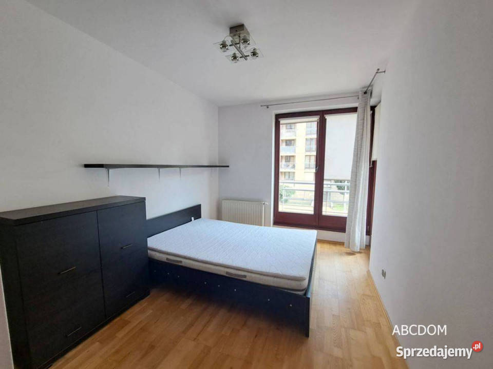 Mieszkanie 3 Pokojowe Z Miejscem Postojowym Na piwnica sprzedam